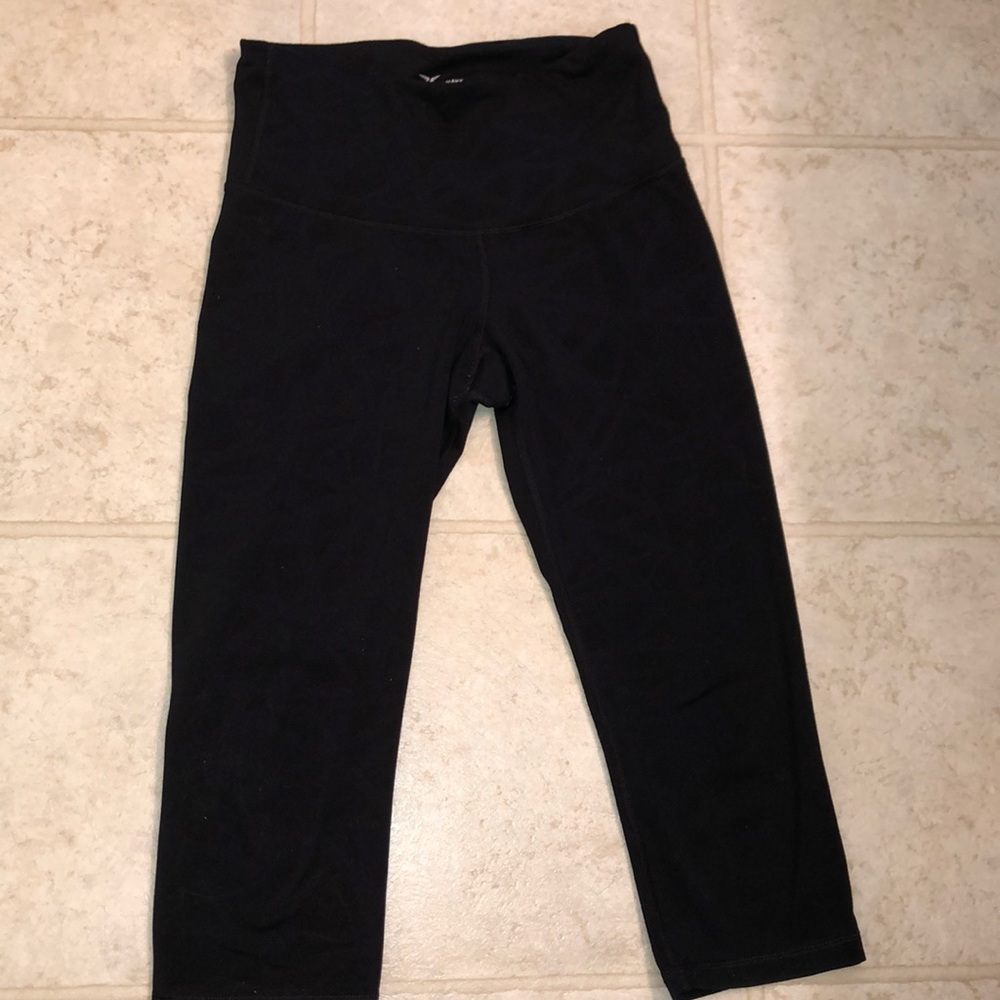 Black capri leggings